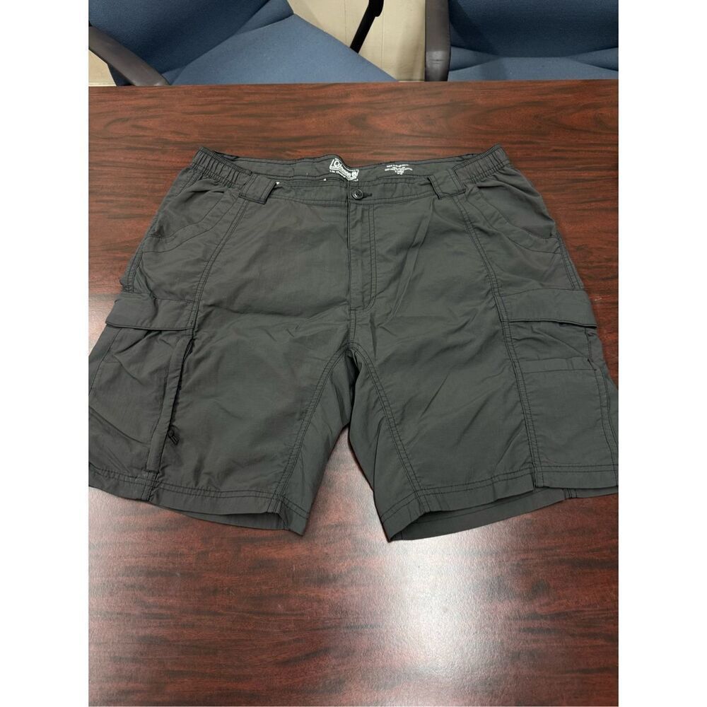 Coleman Men’s Gray Cargo Shorts with Mesh Lining Size X-Large